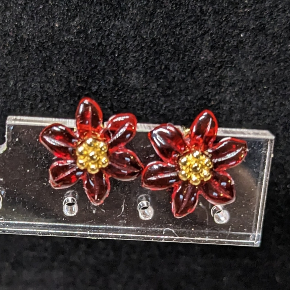 Avon Vintage Poinsettia Convertible Earrings, Pierced, 1984 Collection, NOS